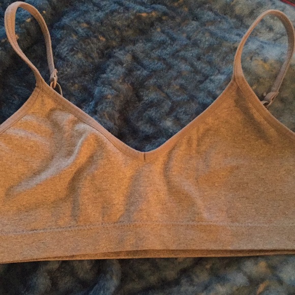 Bras - Picture 8 of 8